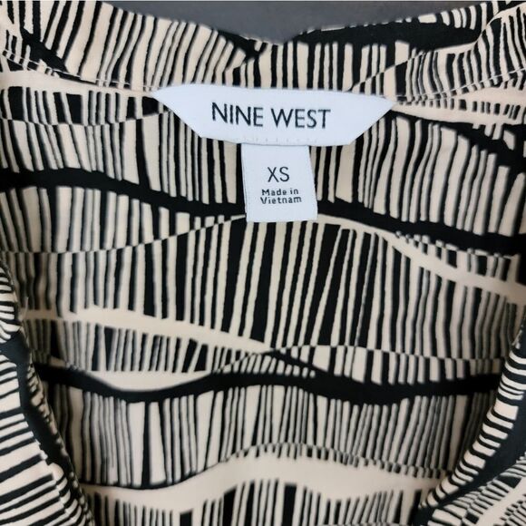 Nine West Structured Utility Wrap Blouse Short Sleeve Cream & Black Size XS - Picture 6 of 8